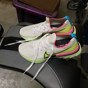 Women Nike Shoe